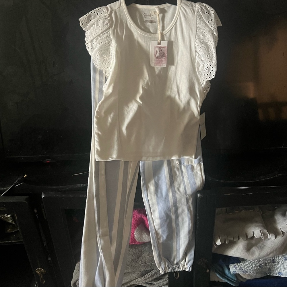 Kids, “Jessica Simpson” girls outfit For play, events or pictures with the fam!
